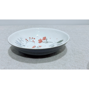 Plato sopero blanco flores rojas