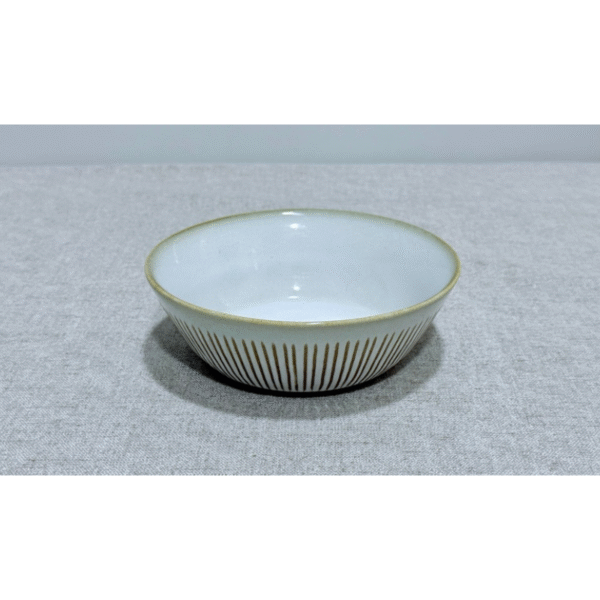 Plato sopero blanco rayado